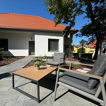 Kastelykert Vendeghaz Appart hôtel