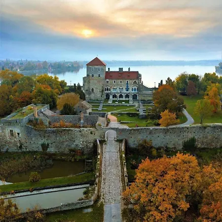 Kastelykert Vendeghaz Appart hôtel *