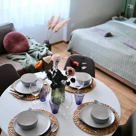 Apart-hotel Kastélykert 3*