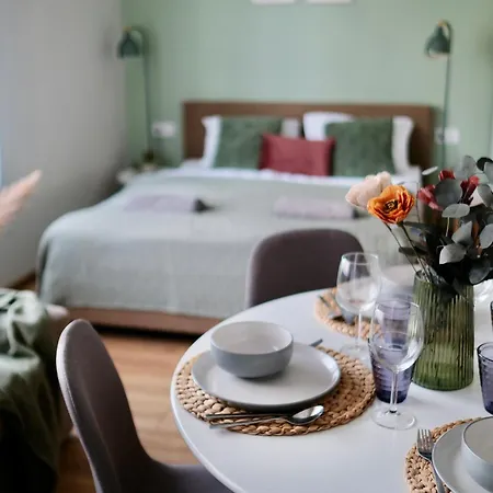 Kastelykert Vendeghaz Hotel apartamentowy 3*