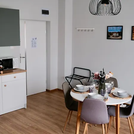 Kastelykert Vendeghaz Hotel apartamentowy 3*