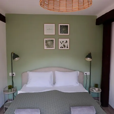 Apart-hotel Kastélykert 3*