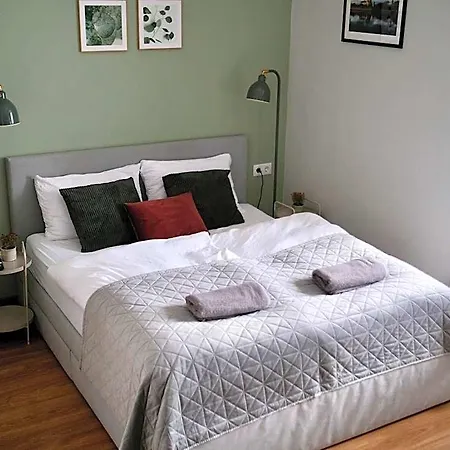 Kastélykert Apartmanhotel Tata