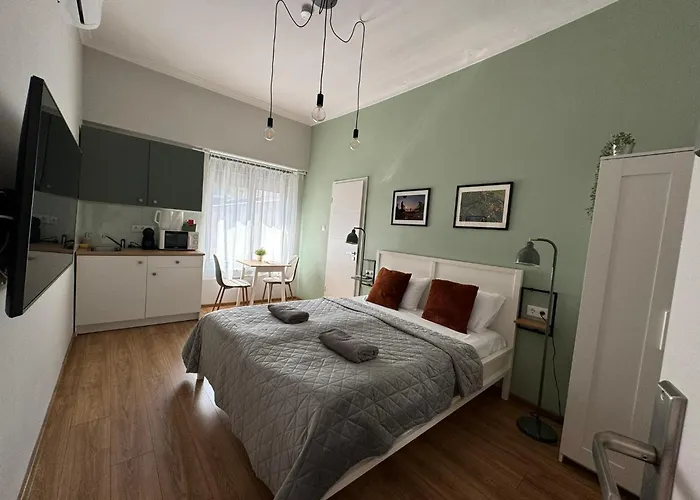 Kastelykert Vendeghaz Hotel apartamentowy Tata