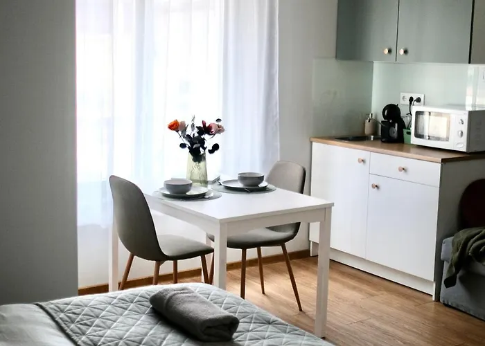 Kastelykert Vendeghaz Hotel apartamentowy Tata