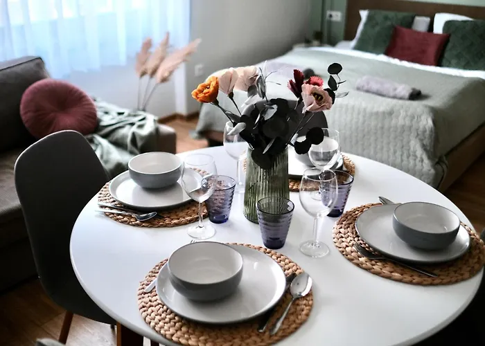 Hotel apartamentowy Kastelykert Vendeghaz Tata