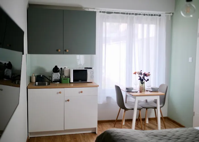 Hotel apartamentowy Kastelykert Vendeghaz