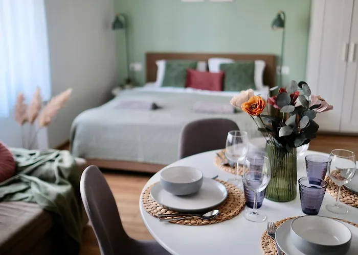 Kastelykert Vendeghaz Hotel apartamentowy 3*