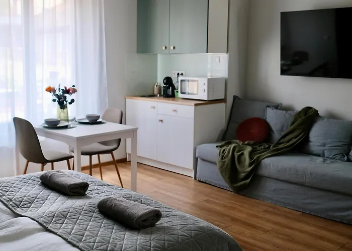 Kastelykert Vendeghaz Hotel apartamentowy Tata
