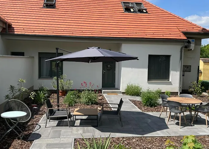 Kastelykert Vendeghaz Hotel apartamentowy 3*